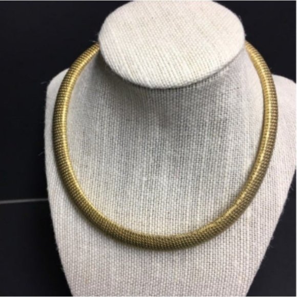 Vintage Jewelry - Short Coil Necklace Gold Flat Back Rounded Dots Retro BoHo Vintage Mod Soft Girl